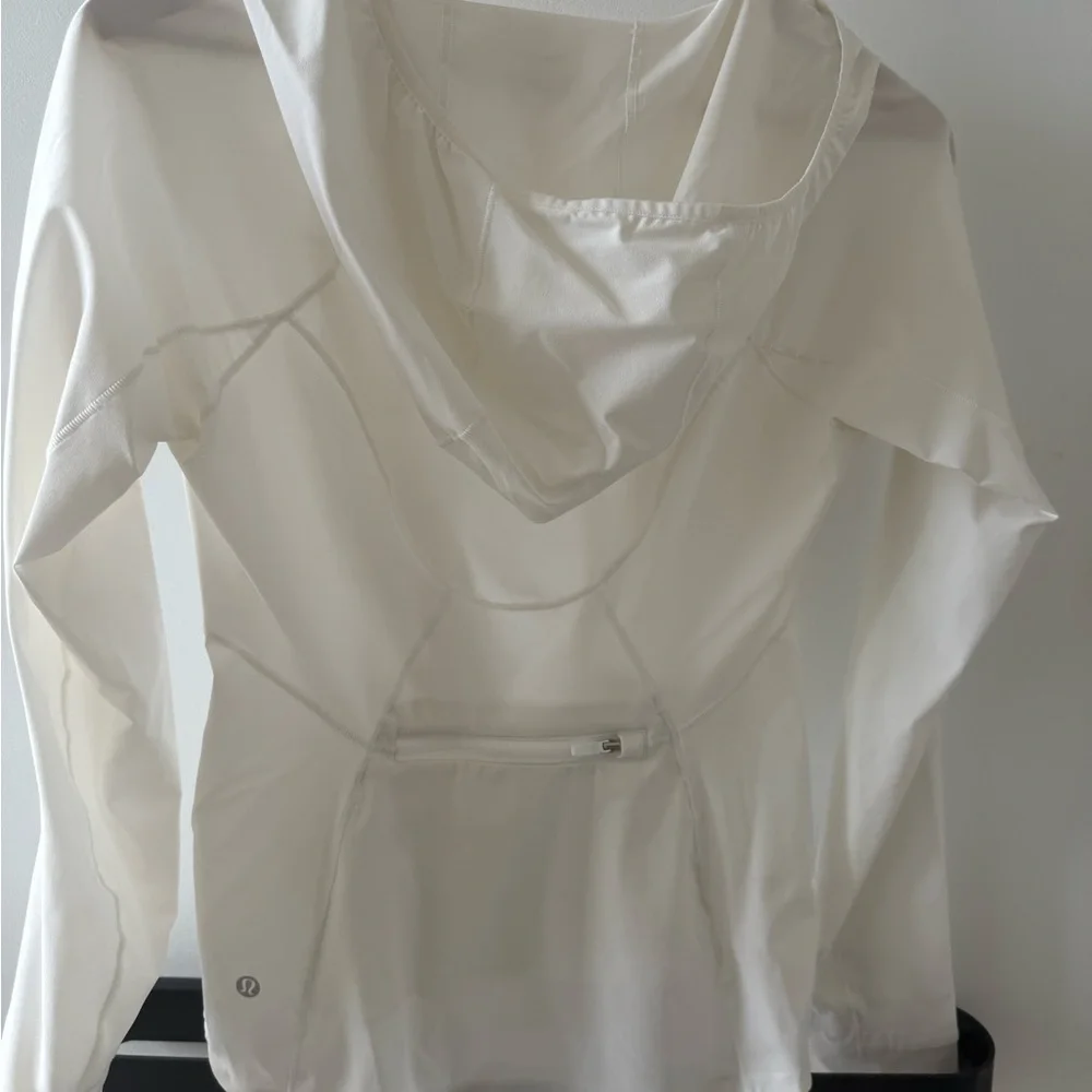 Lululemon mist Over Windbreaker Jacket in White- never worn! Size 2